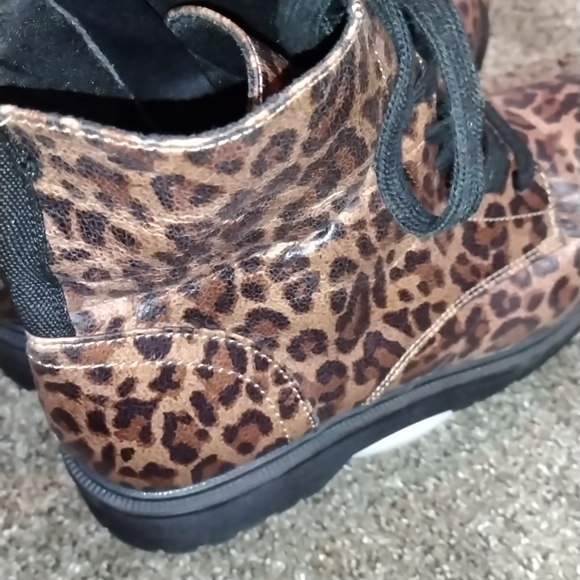 Leopard Print Lace-Up Ankle Boots - Picture 8 of 15